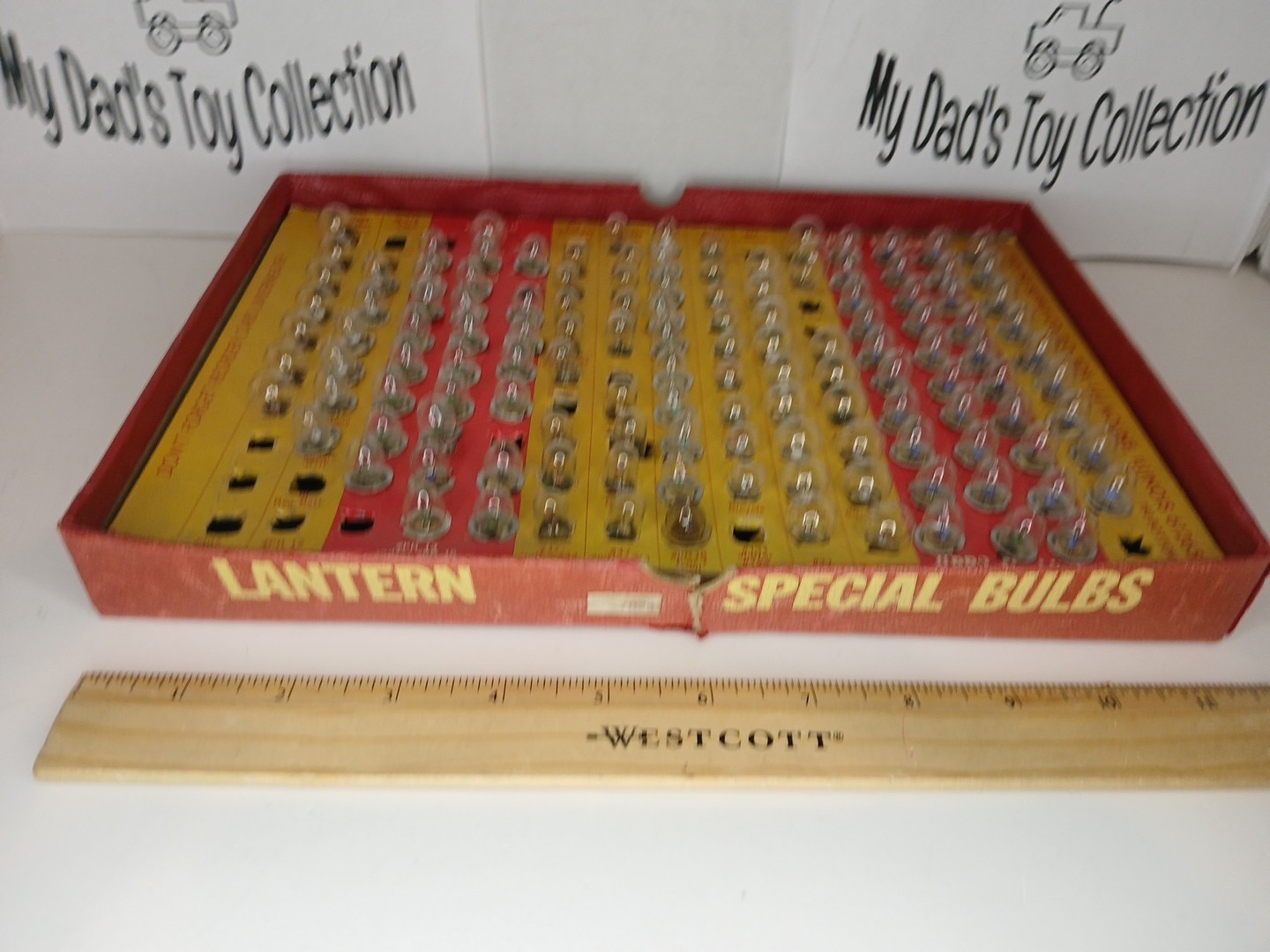 Vintage SERV-A-LITE Flashlite Bulb Merchandiser No. 300 – with Bulbs Display