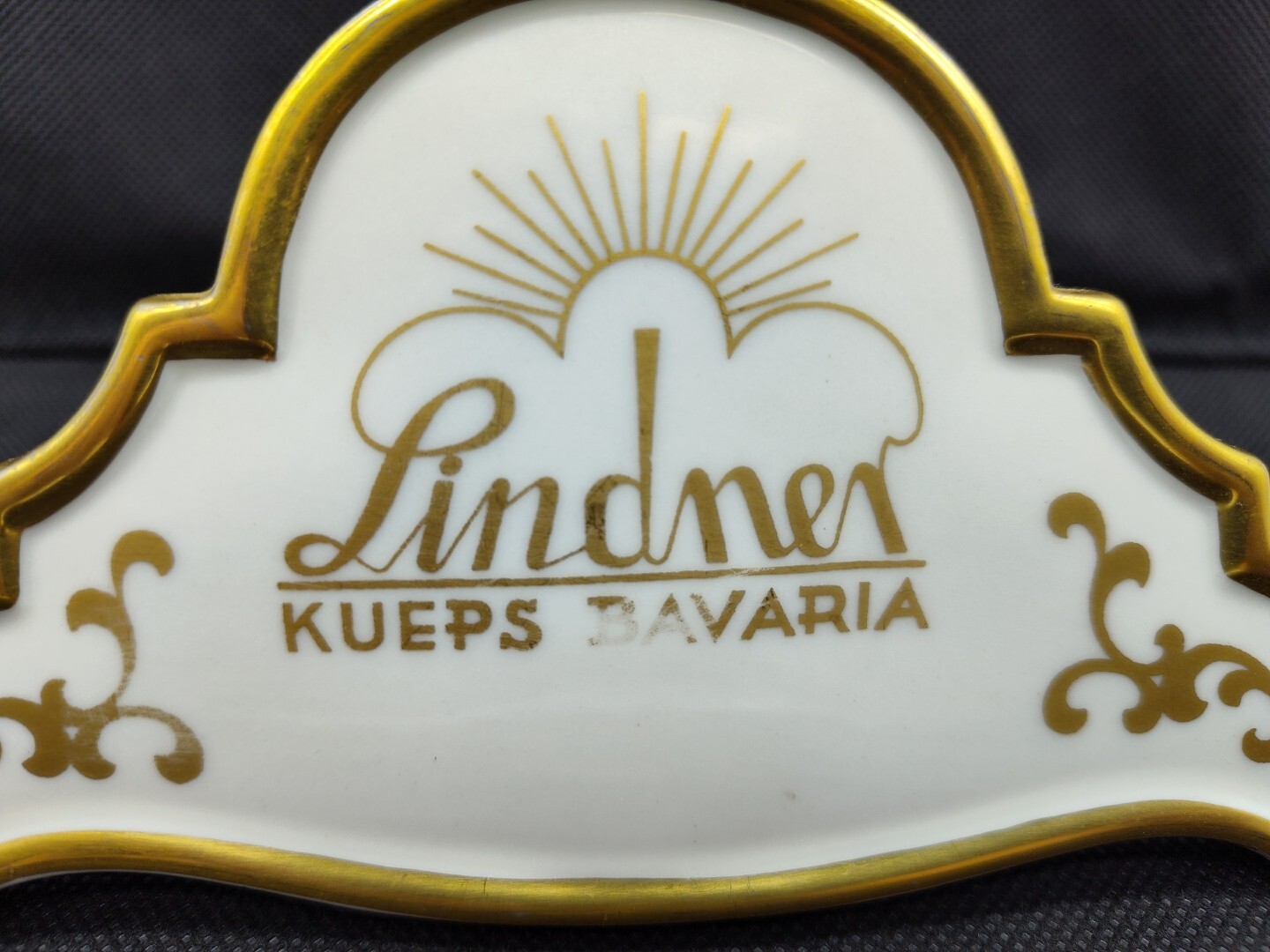 Lindner Kueps Bavaria Porcelain Dealer Display Sign Gold 6″ x 3.5″ Vintage