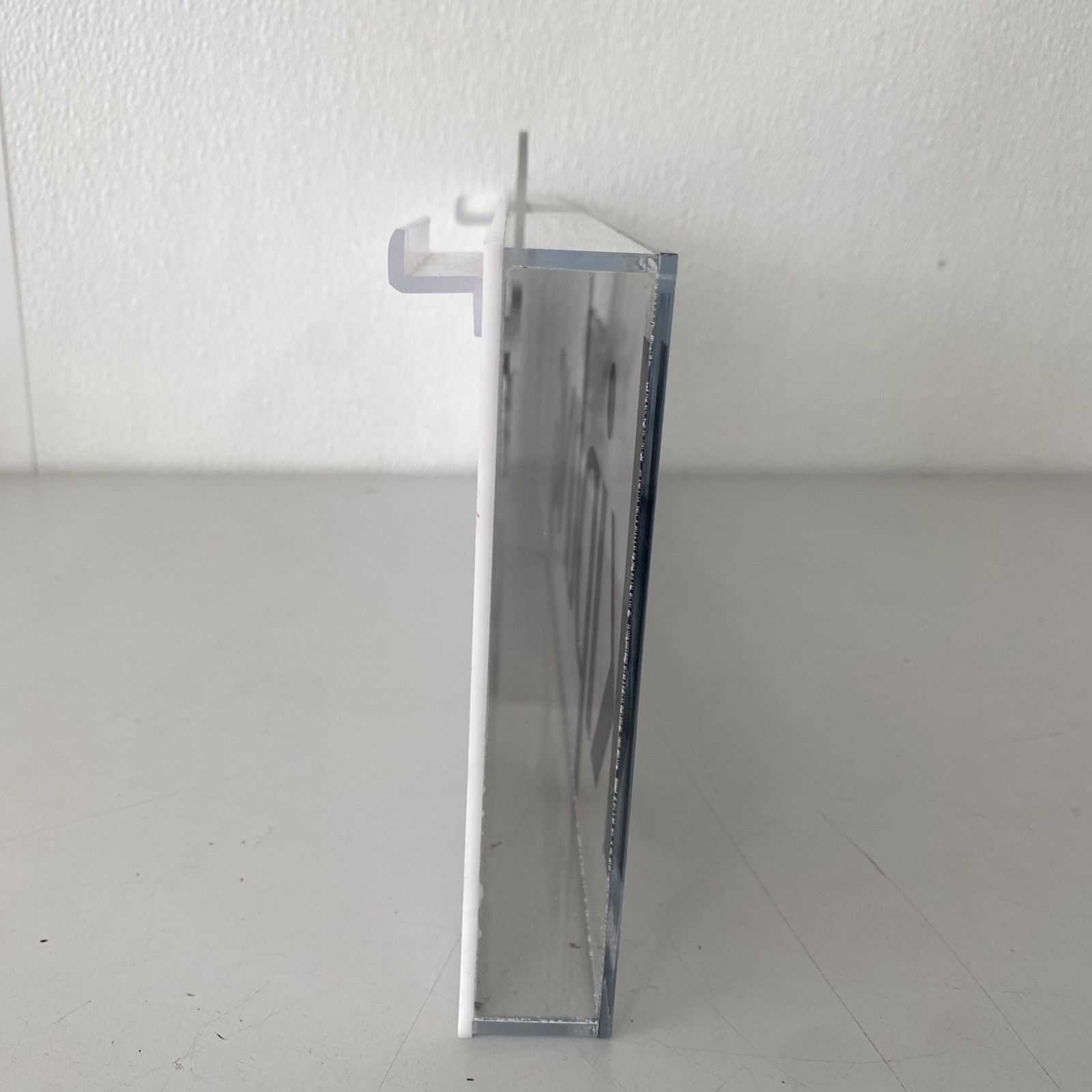 KIPLING LOGO DISPLAY STAND POINT OF SALE – Used
