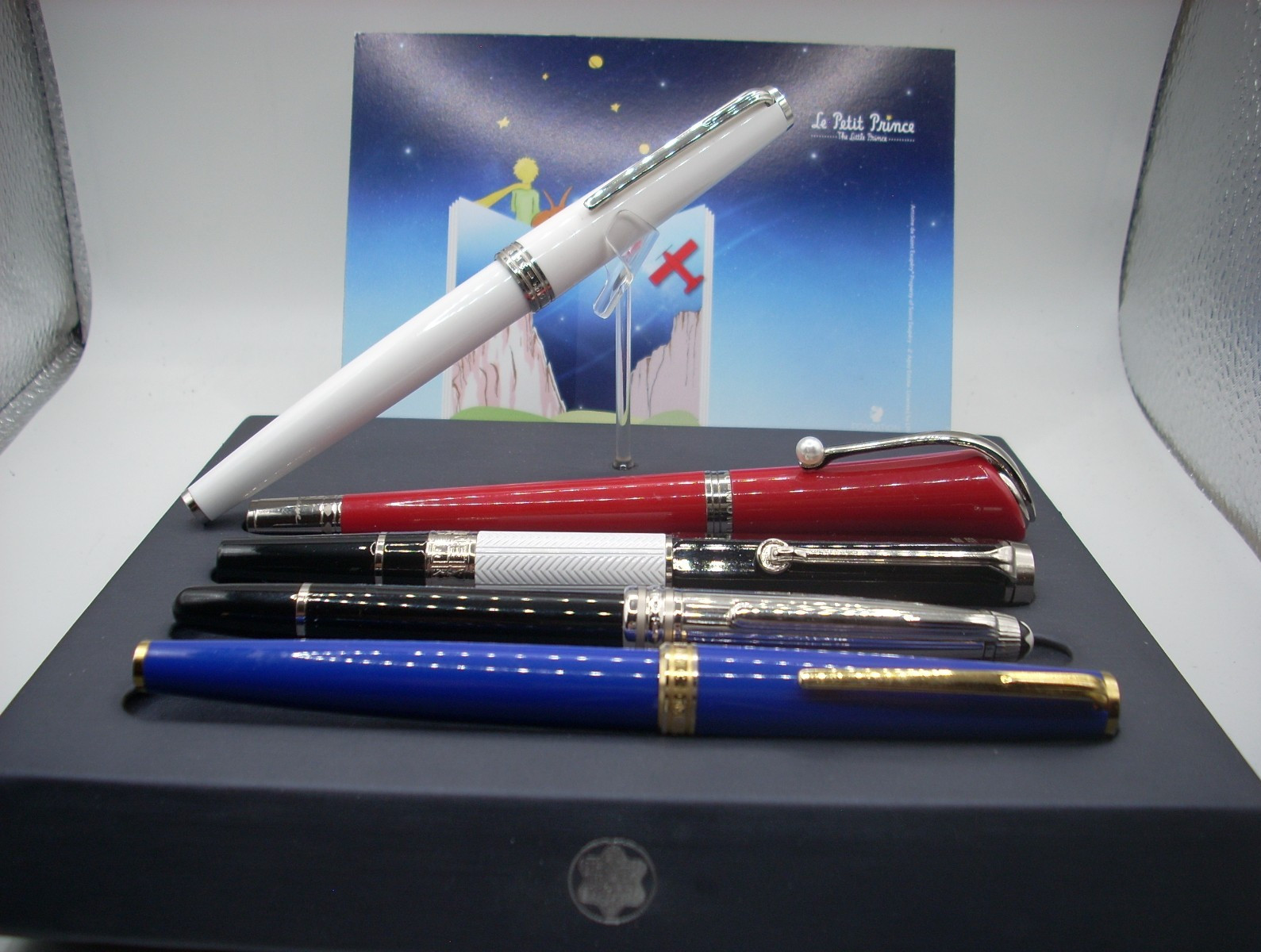 MONTBLANC FIVE PEN STORE DISPLAY I