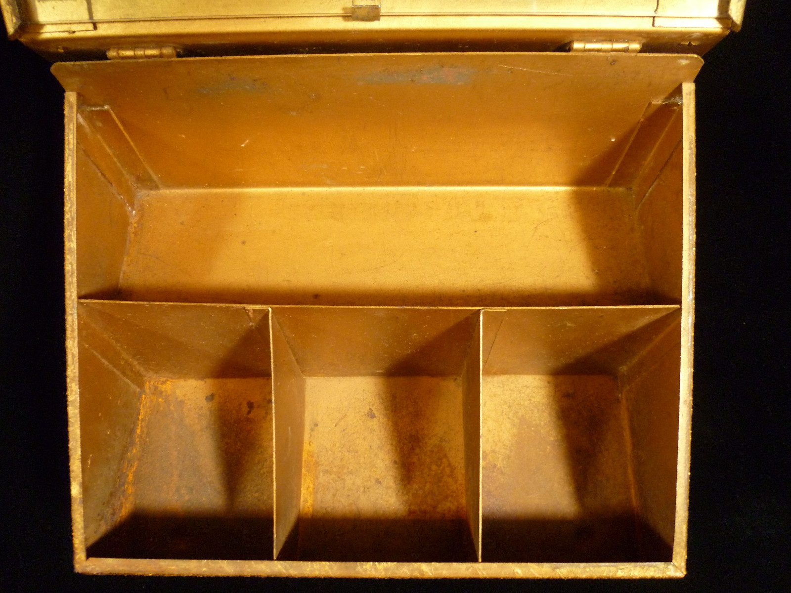 DAVOL NIPPLES & BOTTLE CAPS COUNTER TOP ADVERTISING PRODUCT DISPENSER CIRCA 1920
