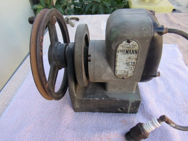 Eisemann magneto antique vintage counter top sales display? Hand crank. AM type