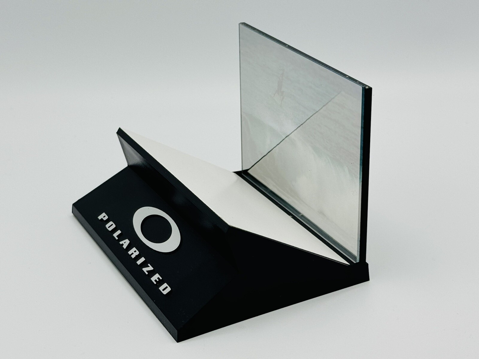 NEW OAKLEY STORE POLARIZED TEST DISPLAY 2.0 WATER IMAGE CASE RARE SURFING