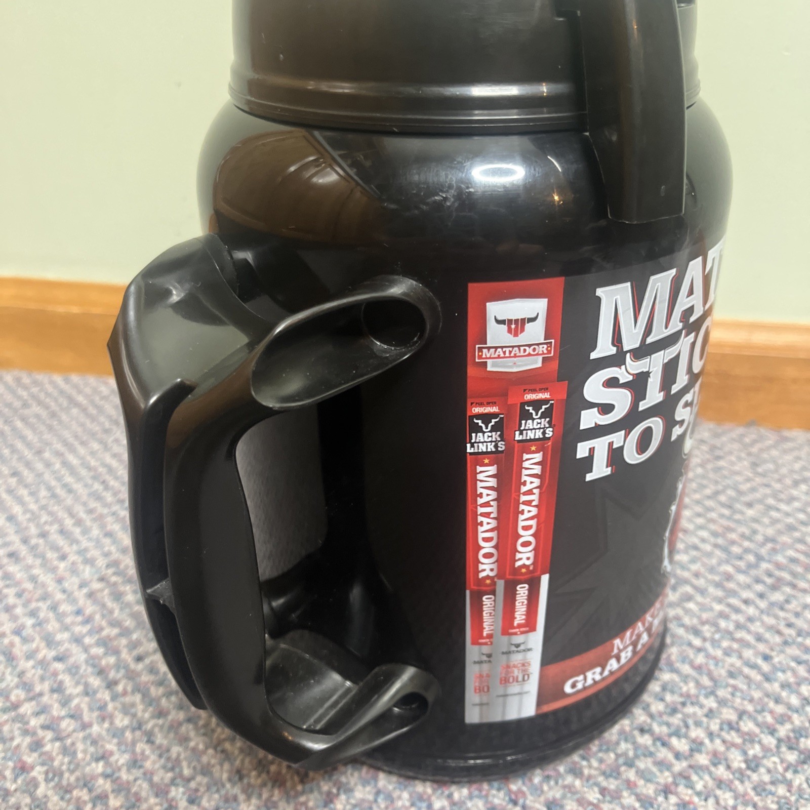 Frito Lay Jack Link’s Matador Beef Sticks Promo Cup 64oz – Stick It To Slim Jim