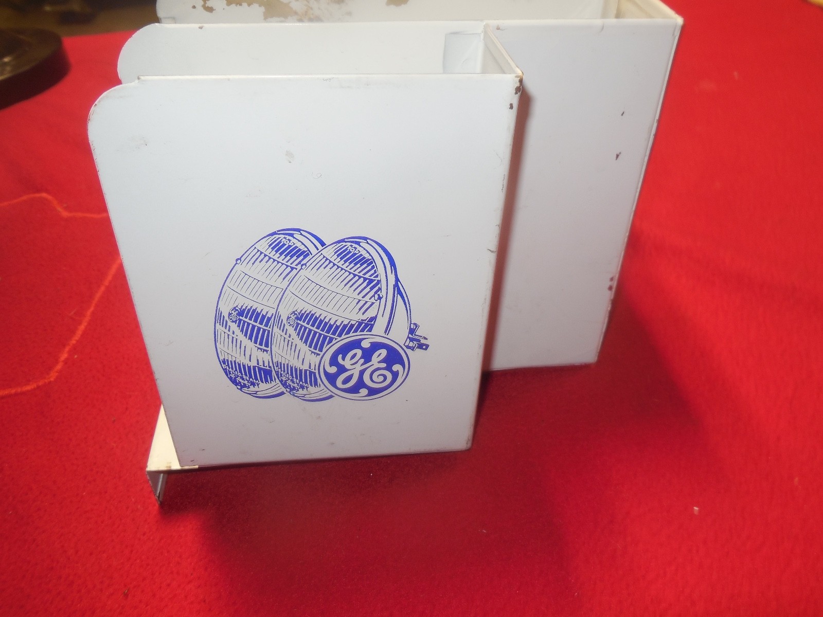 One vintage 1970`s General Electric GE automotive bulb display rack Garage Parts
