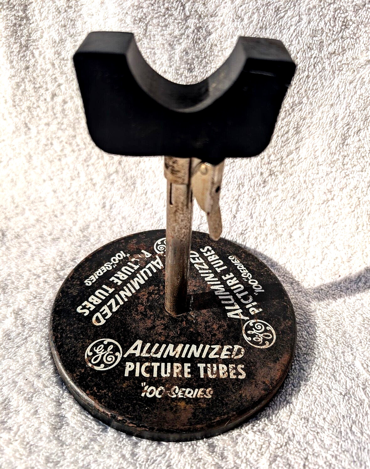 G.E. General Electric 100 Series Aluminized TV Picture Tube Store Display c.1956