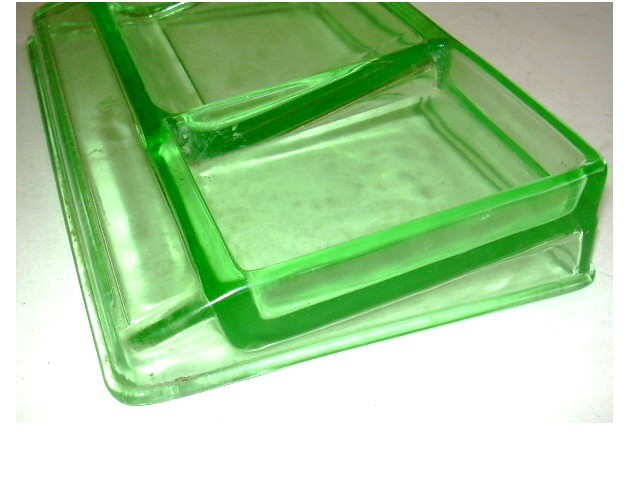 1930’s CLARK’S TEABERRY GUM Vasoline Uranium Glass Display Change Stand Green