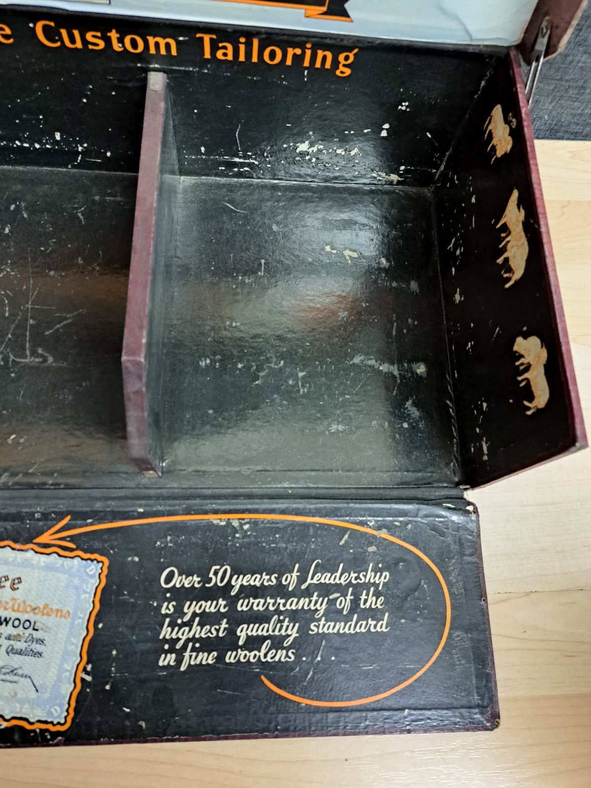 Detmer Woolens Vintage Traveling Sales Display,Sample Fabric Display Box