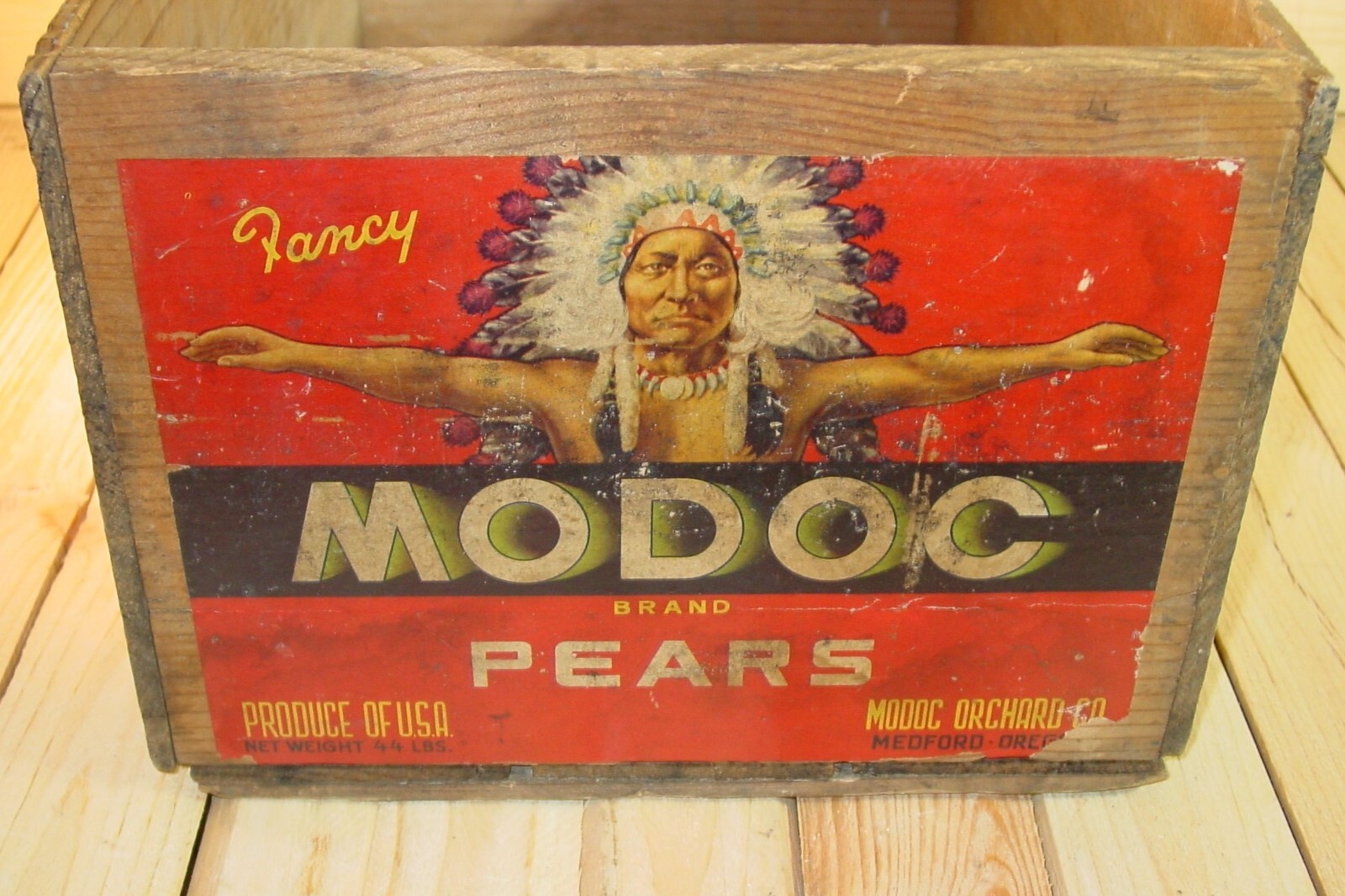 Vintage MODOC BRAND PEARS Crate w/ American Indian Logo Modoc Orchards Co Oregon