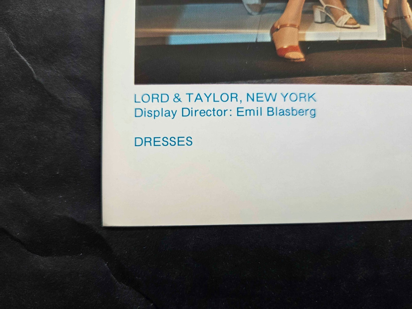 1976 LORD & TAYLOR, NY WINDOW DISPLAY PHOTO PRINT COOL CALM AND COLLECTIBLE