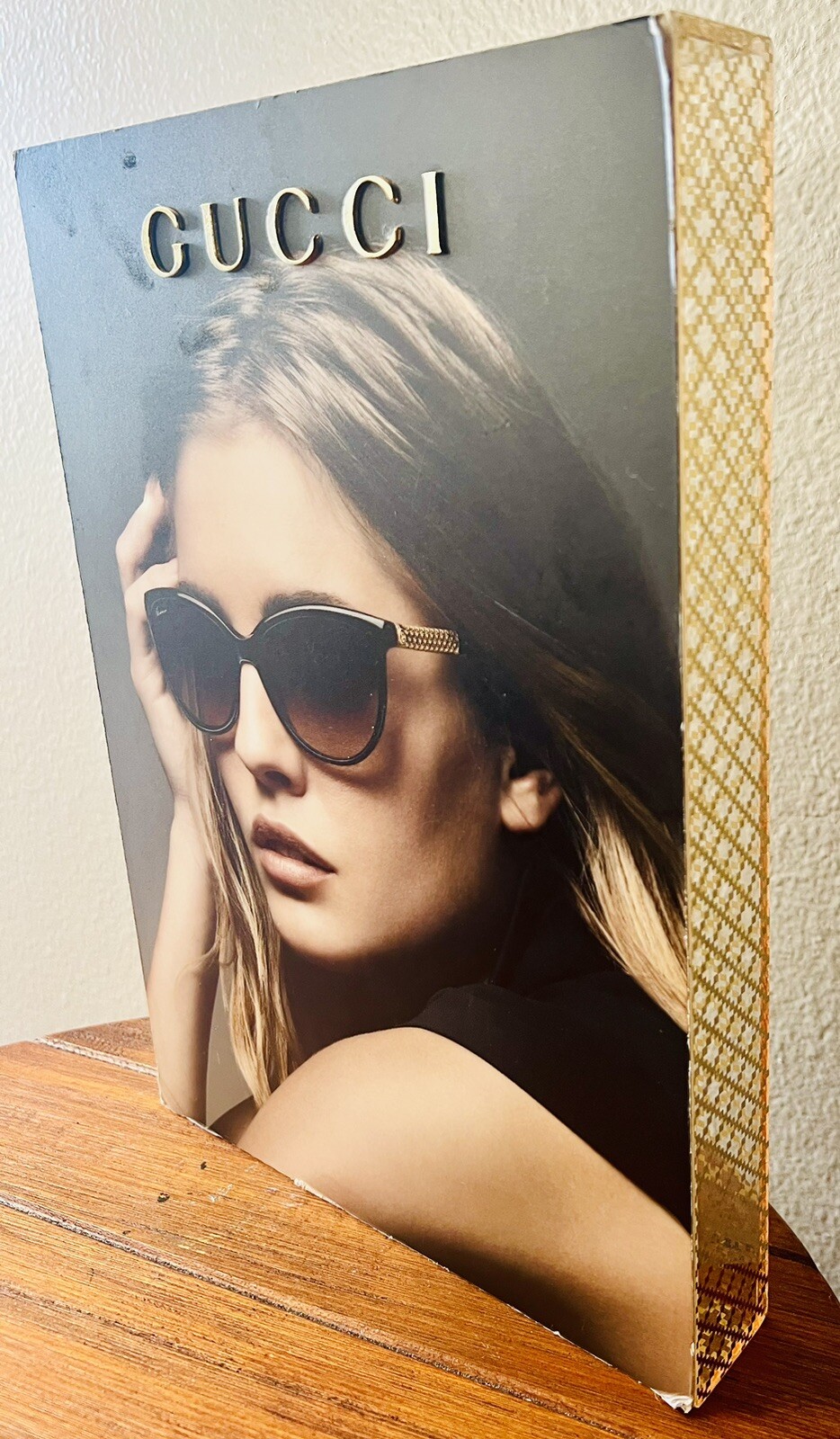 VINTAGE GUCCI EYEWARE PLEXIGLASS EMBOSSED BOX DISPLAY SIGN 11.5”X8.5X1.5”