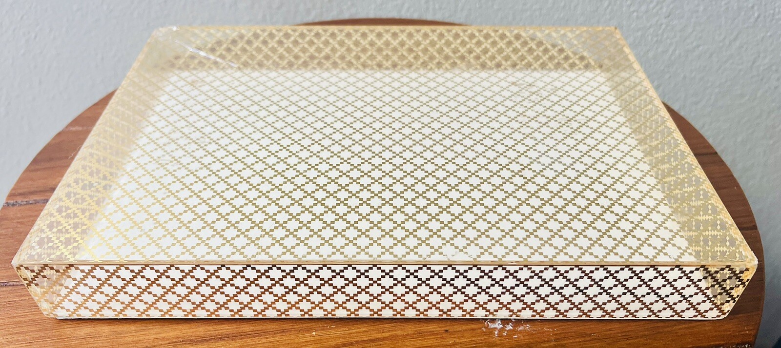 VINTAGE GUCCI EYEWARE PLEXIGLASS EMBOSSED BOX DISPLAY SIGN 11.5”X8.5X1.5”